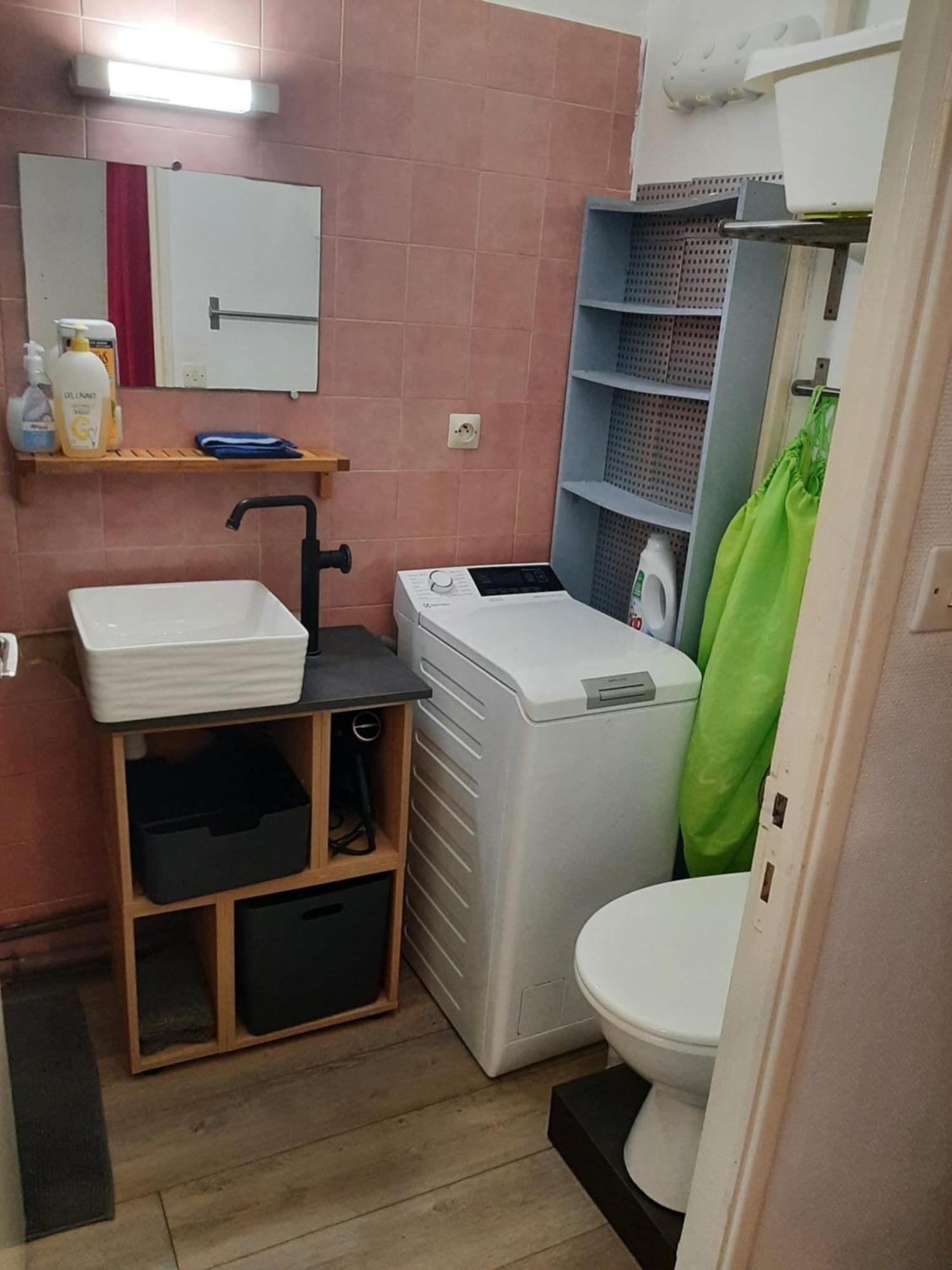 Duplex14H 1Er Etage Jardinet 1 Parking Ou Studio14B Rdc Terrasse Sans Parking La Rochelle  Exteriör bild