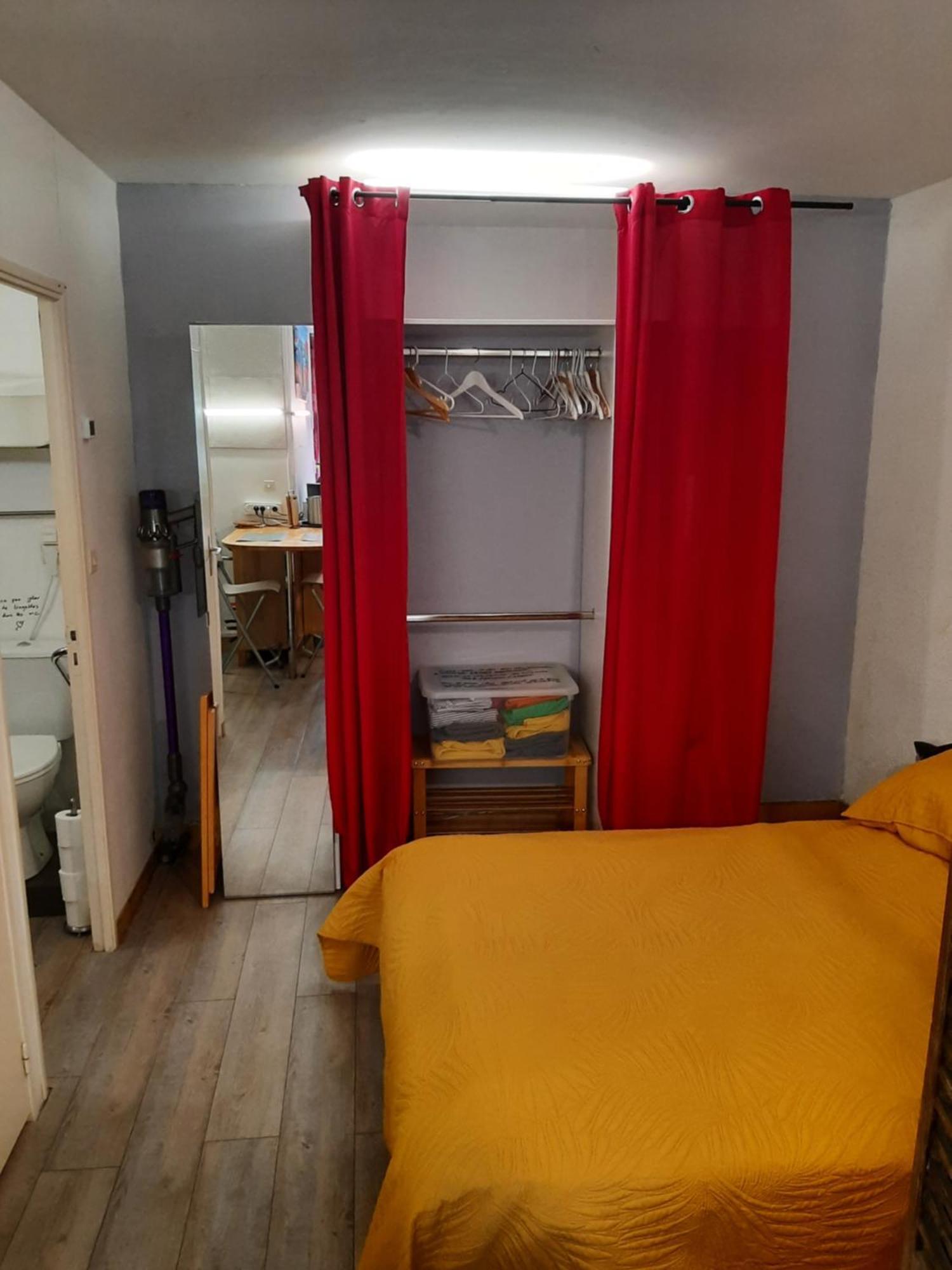Duplex14H 1Er Etage Jardinet 1 Parking Ou Studio14B Rdc Terrasse Sans Parking La Rochelle  Exteriör bild