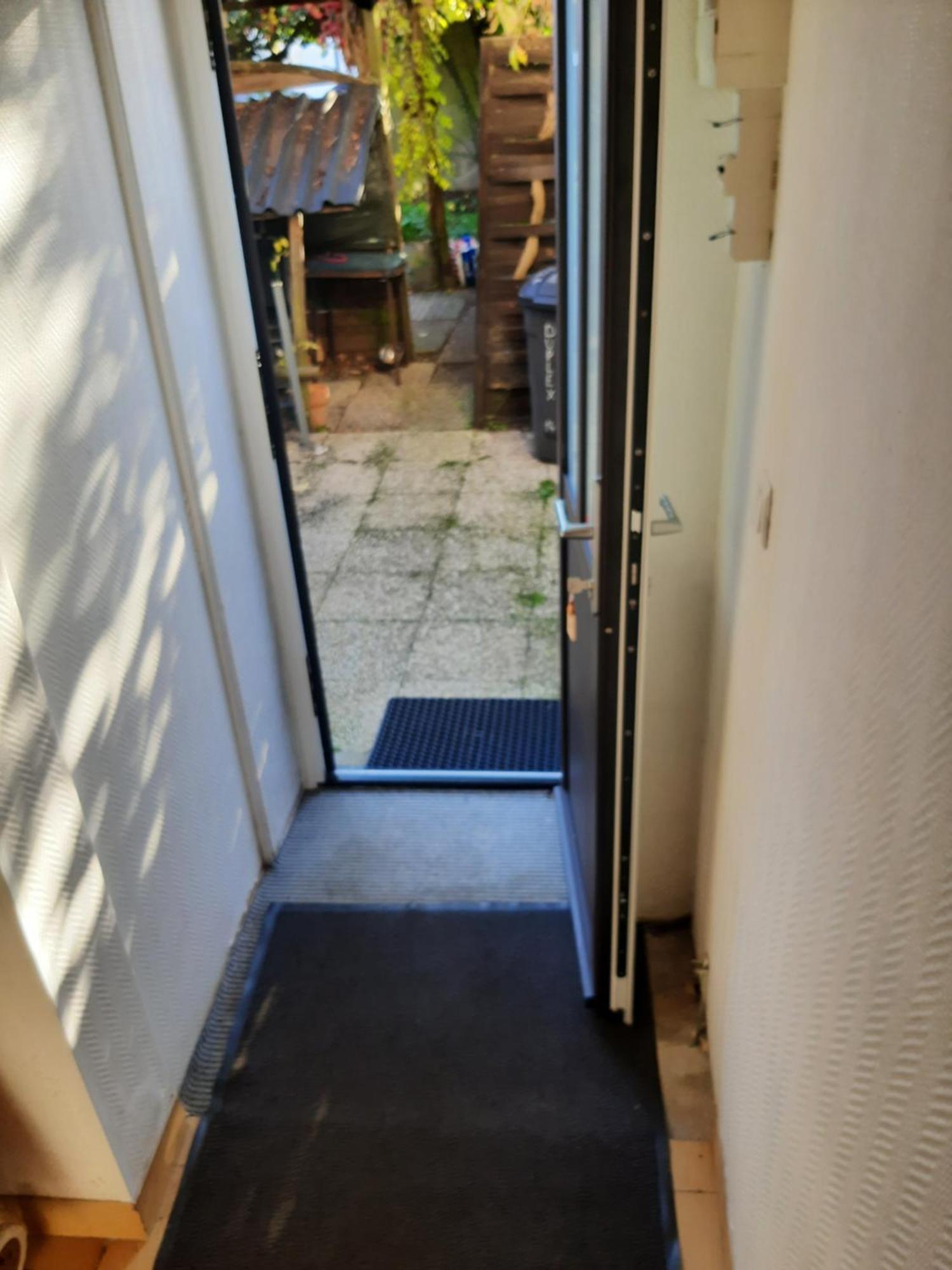 Duplex14H 1Er Etage Jardinet 1 Parking Ou Studio14B Rdc Terrasse Sans Parking La Rochelle  Exteriör bild