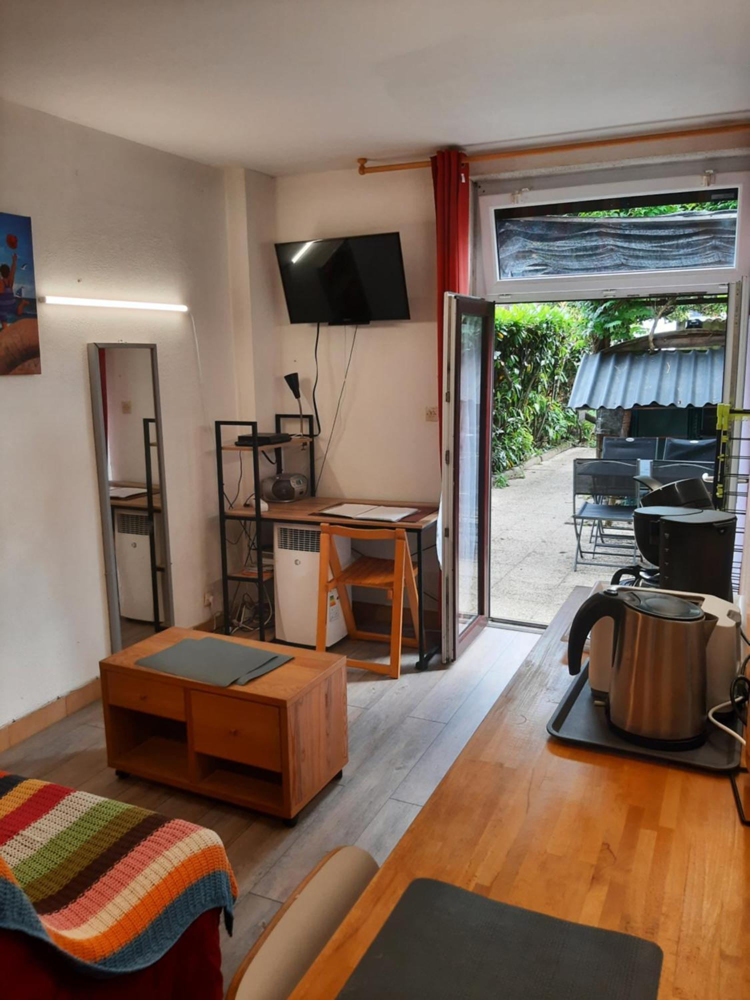 Duplex14H 1Er Etage Jardinet 1 Parking Ou Studio14B Rdc Terrasse Sans Parking La Rochelle  Exteriör bild