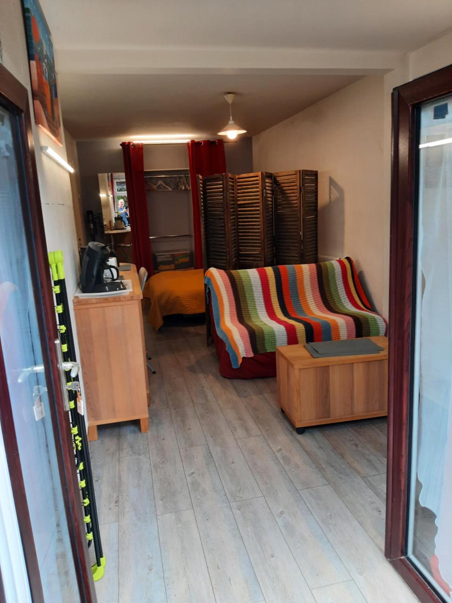 Duplex14H 1Er Etage Jardinet 1 Parking Ou Studio14B Rdc Terrasse Sans Parking La Rochelle  Exteriör bild
