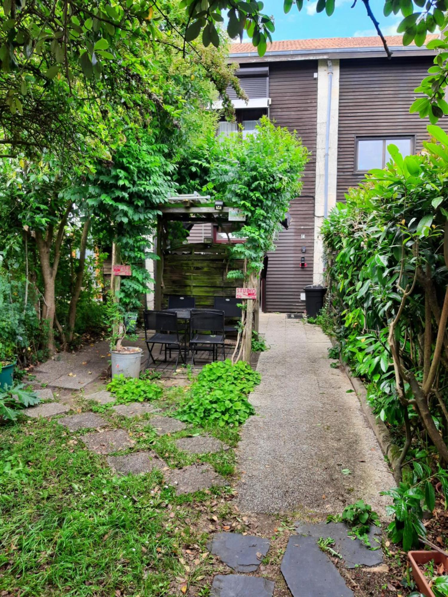 Duplex14H 1Er Etage Jardinet 1 Parking Ou Studio14B Rdc Terrasse Sans Parking La Rochelle  Exteriör bild