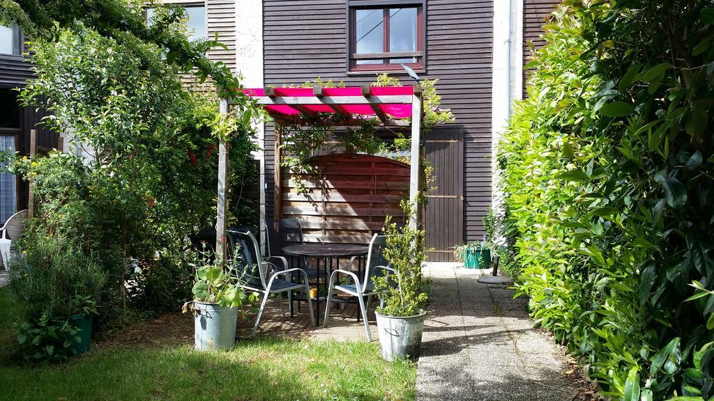 Duplex14H 1Er Etage Jardinet 1 Parking Ou Studio14B Rdc Terrasse Sans Parking La Rochelle  Exteriör bild