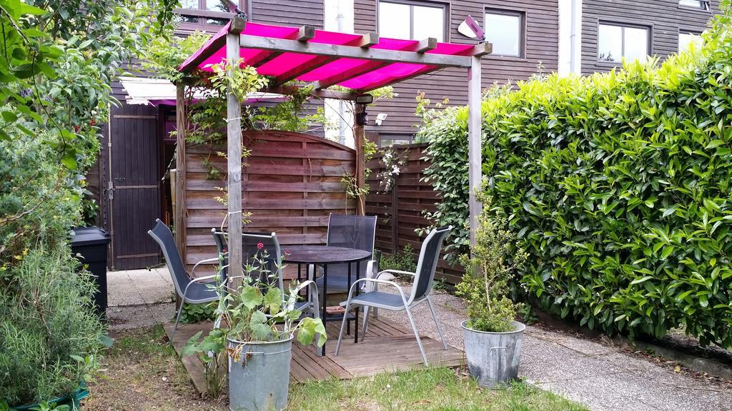 Duplex14H 1Er Etage Jardinet 1 Parking Ou Studio14B Rdc Terrasse Sans Parking La Rochelle  Exteriör bild