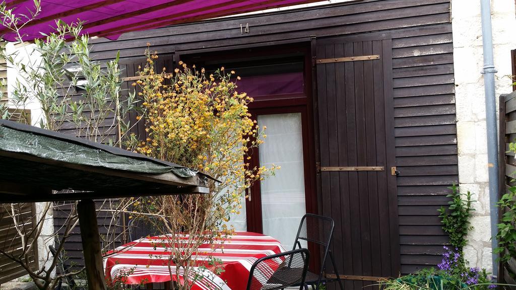 Duplex14H 1Er Etage Jardinet 1 Parking Ou Studio14B Rdc Terrasse Sans Parking La Rochelle  Exteriör bild