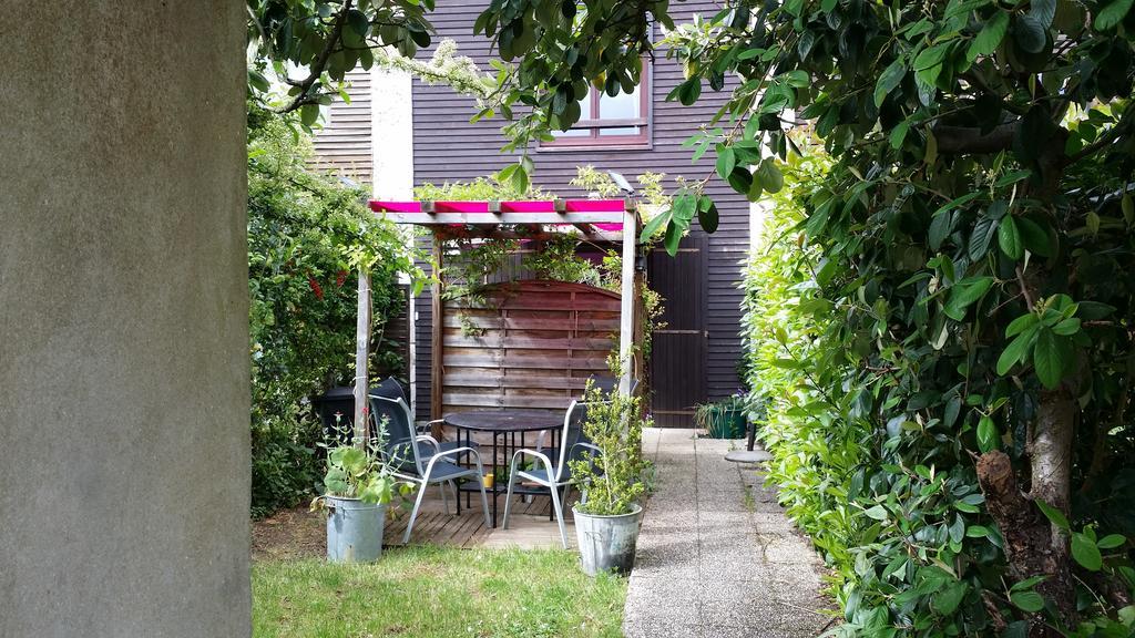 Duplex14H 1Er Etage Jardinet 1 Parking Ou Studio14B Rdc Terrasse Sans Parking La Rochelle  Exteriör bild